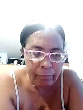 Snapshot of sexymomsn chatting on 04/21/26, 12:34 sexymomsn online show from 04/21/26, 12:34