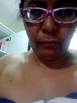Snapshot of sexymomsn chatting on 05/10/26, 11:59 sexymomsn online show from 05/10/26, 11:59