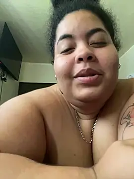 Snapshot of MarieCruz01 chatting on 03/24/26, 11:48 MarieCruz01 online show from 03/24/26, 11:48