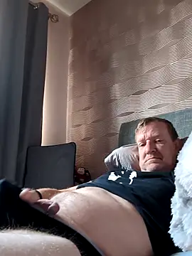 Notiesfuk online show from 04/07/26, 12:05