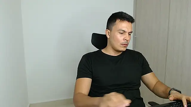 Snapshot of Galindo_33 chatting on 03/25/26, 02:39 Galindo 33 online show from 03/25/26, 02:39