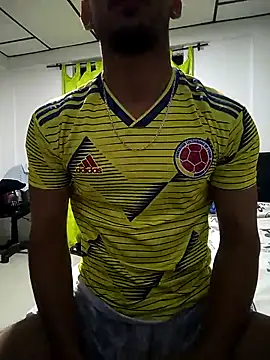 Snapshot of theparce_juli chatting on 03/29/26, 04:23 theparce juli online show from 03/29/26, 04:23