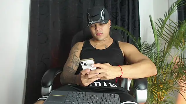 Snapshot of Pedro_x777 chatting on 03/22/26, 04:38 Pedro x777 online show from 03/22/26, 04:38