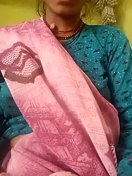 Snapshot of Chasni_sharma chatting on 04/17/26, 05:10 Chasni sharma online show from 04/17/26, 05:10