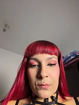 Snapshot of Amelie-RedHoney chatting on 06/27/26, 10:59 Amelie-RedHoney online show from 06/27/26, 10:59