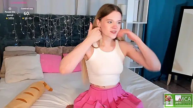 Snapshot of Emma_peach chatting on 03/31/26, 09:53 Emma peach online show from 03/31/26, 09:53