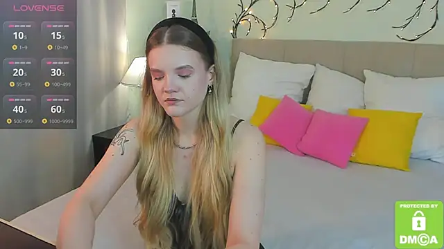 Emma peach online show from 06/06/26, 07:57