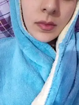 Snapshot of Salma-23 chatting on 04/12/26, 08:58 Salma-23 online show from 04/12/26, 08:58