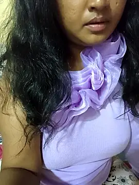 Snapshot of Tridha_2 chatting on 04/12/26, 11:43 Tridha 2 online show from 04/12/26, 11:43