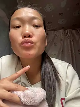 Snapshot of Jolinie chatting on 05/04/26, 05:47 Jolinie online show from 05/04/26, 05:47