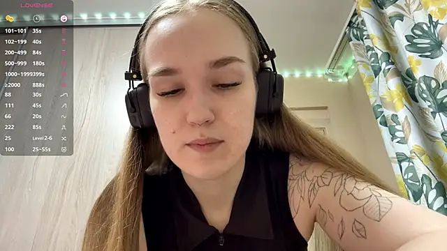 DenitaSpace online show from 04/23/26, 02:19