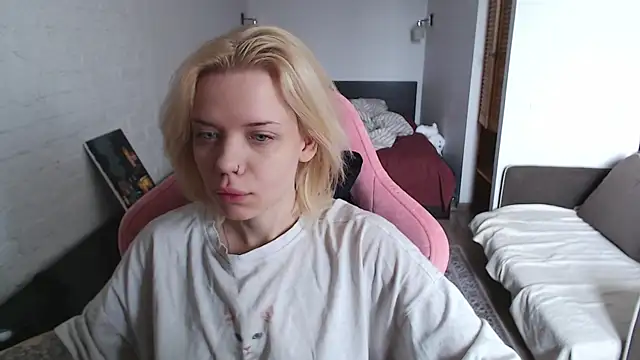 Snapshot of TenderChloe chatting on 03/28/26, 09:42 TenderChloe online show from 03/28/26, 09:42