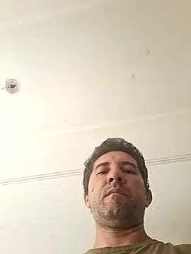 Snapshot of Sueliton2 chatting on 03/25/26, 10:21 Sueliton2 online show from 03/25/26, 10:21