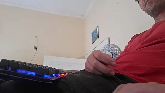 Snapshot of Sueliton2 chatting on 04/01/26, 07:11 Sueliton2 online show from 04/01/26, 07:11