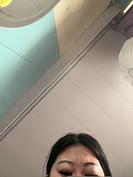 Snapshot of zhenzhen_bb chatting on 03/23/26, 06:28 zhenzhen bb online show from 03/23/26, 06:28