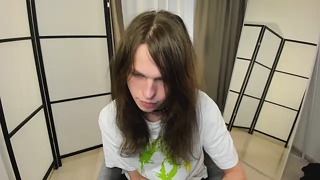 Snapshot of Louis_Hayes chatting on 03/24/26, 04:01 Louis Hayes online show from 03/24/26, 04:01