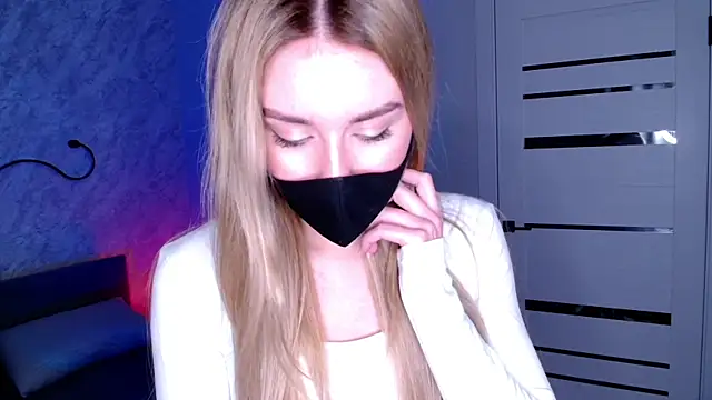 Snapshot of LulyDOLL chatting on 04/08/26, 06:24 LulyDOLL online show from 04/08/26, 06:24