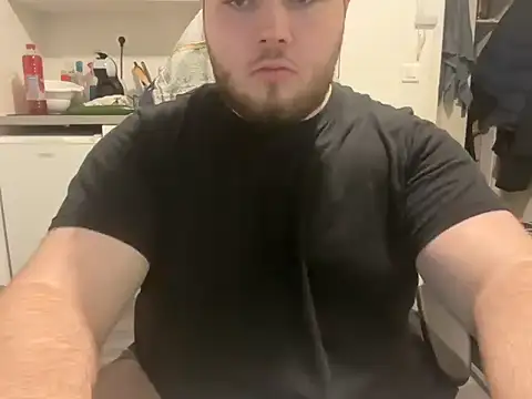 Snapshot of leowhitecock01 chatting on 03/22/26, 07:06 leowhitecock01 online show from 03/22/26, 07:06