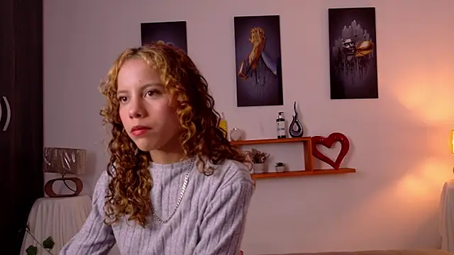 lia valmont 01 online show from 03/25/26, 06:47