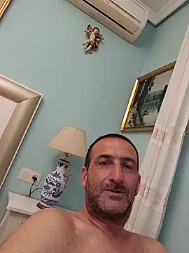 Snapshot of DanTrov79 chatting on 05/19/26, 10:27 DanTrov79 online show from 05/19/26, 10:27