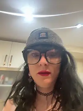 mango-kitty online show from 05/13/26, 02:14