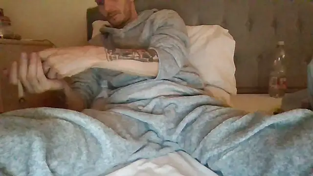 Snapshot of feetlovrr94 chatting on 03/26/26, 01:22 feetlovrr94 online show from 03/26/26, 01:22
