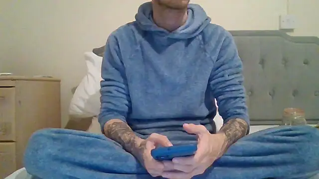 Snapshot of feetlovrr94 chatting on 03/27/26, 09:03 feetlovrr94 online show from 03/27/26, 09:03