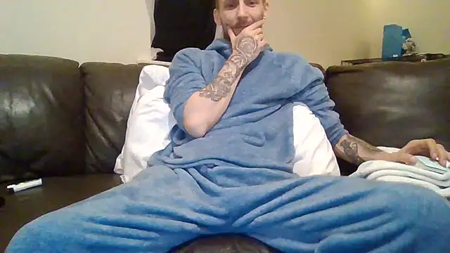 Snapshot of feetlovrr94 chatting on 04/09/26, 01:38 feetlovrr94 online show from 04/09/26, 01:38