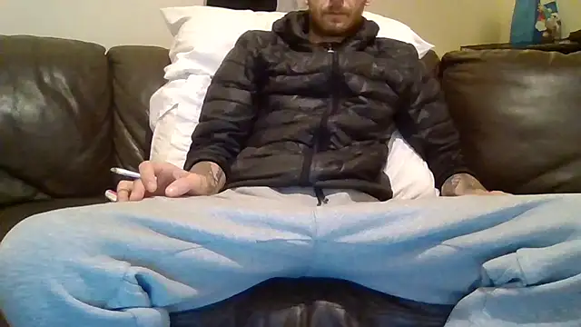 Snapshot of feetlovrr94 chatting on 04/09/26, 10:37 feetlovrr94 online show from 04/09/26, 10:37