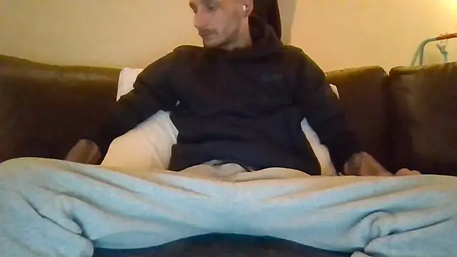 Snapshot of feetlovrr94 chatting on 05/17/26, 12:41 feetlovrr94 online show from 05/17/26, 12:41