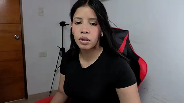 Snapshot of mirko_xx chatting on 03/24/26, 02:05 mirko xx online show from 03/24/26, 02:05