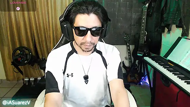 Snapshot of IASuarezV chatting on 07/04/26, 04:29 IASuarezV online show from 07/04/26, 04:29