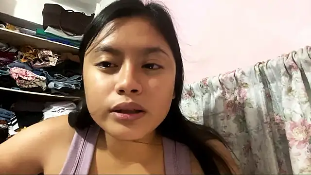 Snapshot of PennieDegraaf chatting on 03/25/26, 01:06 PennieDegraaf online show from 03/25/26, 01:06