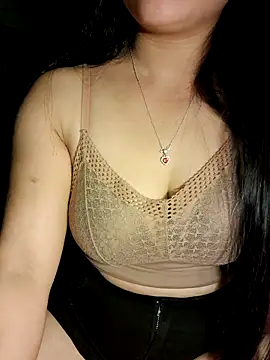 Snapshot of Bella-ox19 chatting on 03/23/26, 12:53 Bella-ox19 online show from 03/23/26, 12:53