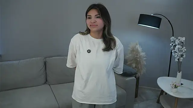 Snapshot of SueSlovak chatting on 03/24/26, 11:04 SueSlovak online show from 03/24/26, 11:04