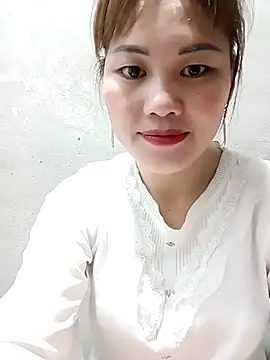 Snapshot of meg_06 chatting on 03/27/26, 11:26 meg 06 online show from 03/27/26, 11:26