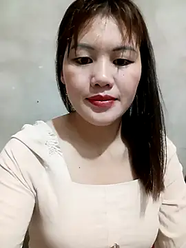 Snapshot of meg_06 chatting on 04/08/26, 12:32 meg 06 online show from 04/08/26, 12:32