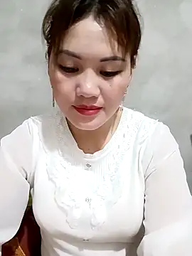 Snapshot of meg_06 chatting on 04/08/26, 01:33 meg 06 online show from 04/08/26, 01:33