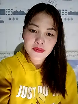 Snapshot of meg_06 chatting on 04/24/26, 12:51 meg 06 online show from 04/24/26, 12:51