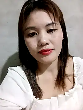 Snapshot of meg_06 chatting on 04/25/26, 02:03 meg 06 online show from 04/25/26, 02:03