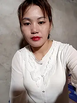 Snapshot of meg_06 chatting on 04/28/26, 03:11 meg 06 online show from 04/28/26, 03:11