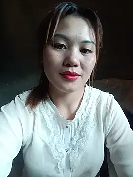 Snapshot of meg_06 chatting on 05/13/26, 01:14 meg 06 online show from 05/13/26, 01:14