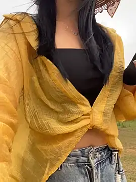 Snapshot of kim-min-jii chatting on 03/26/26, 01:33 kim-min-jii online show from 03/26/26, 01:33