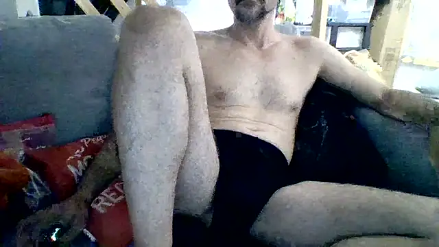 Snapshot of ACruoreX chatting on 08/05/26, 12:46 ACruoreX online show from 08/05/26, 12:46