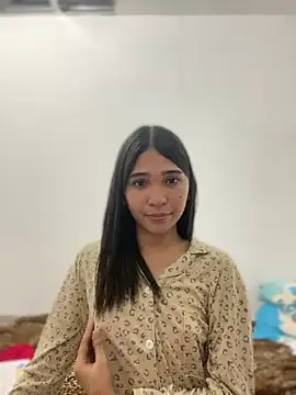 Snapshot of allaboutlara_ chatting on 03/27/26, 01:44 allaboutlara online show from 03/27/26, 01:44