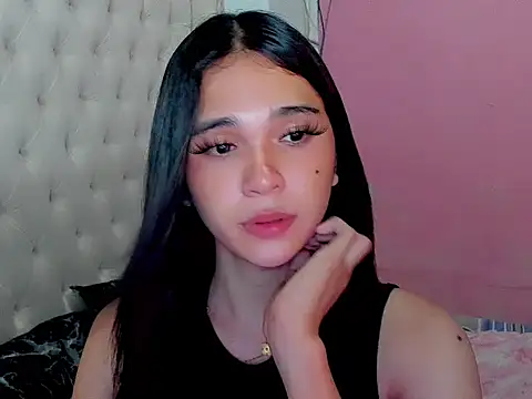 allaboutlara  online show from 04/06/26, 11:11