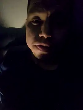 Snapshot of Jonluv420 chatting on 03/23/26, 01:37 Jonluv420 online show from 03/23/26, 01:37