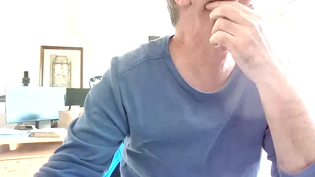 Snapshot of HotLucas66 chatting on 04/01/26, 01:41 HotLucas66 online show from 04/01/26, 01:41
