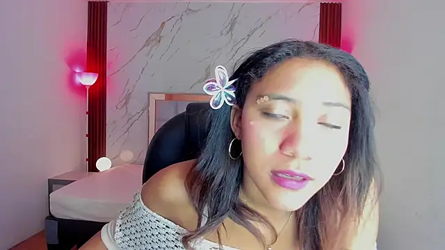 EsperanzaMora online show from 05/12/26, 12:02