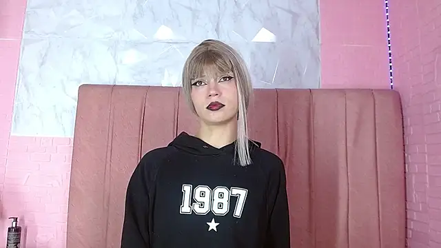 Snapshot of maia_grace chatting on 03/25/26, 07:25 maia grace online show from 03/25/26, 07:25